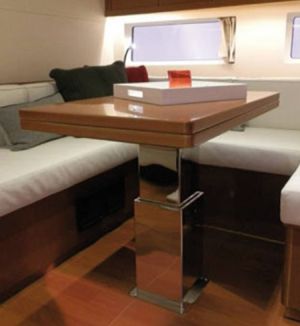 Bootstisch mit Fußsystem zum abnehmen unterschiedliche Größen Tisch NEU Caravan 