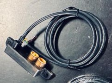 Simnet Overmolded PowerCable with Terminator mit Universal Converter