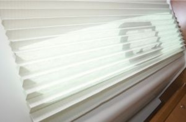 Oceanair pleated shade 381 x 305 mm cremefarbig