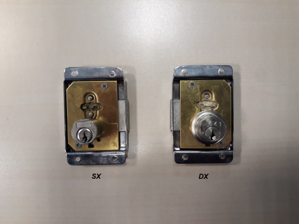 Kastenschloß "Yale", links