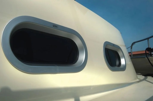 Klappfenster 600 × 175 mm, R88